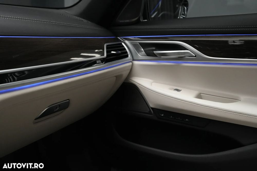 BMW Seria 7 740Li xDrive - 28