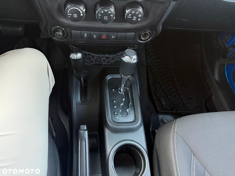 Jeep Wrangler Unlimited 2.8 CRD Automatik Rubicon - 22