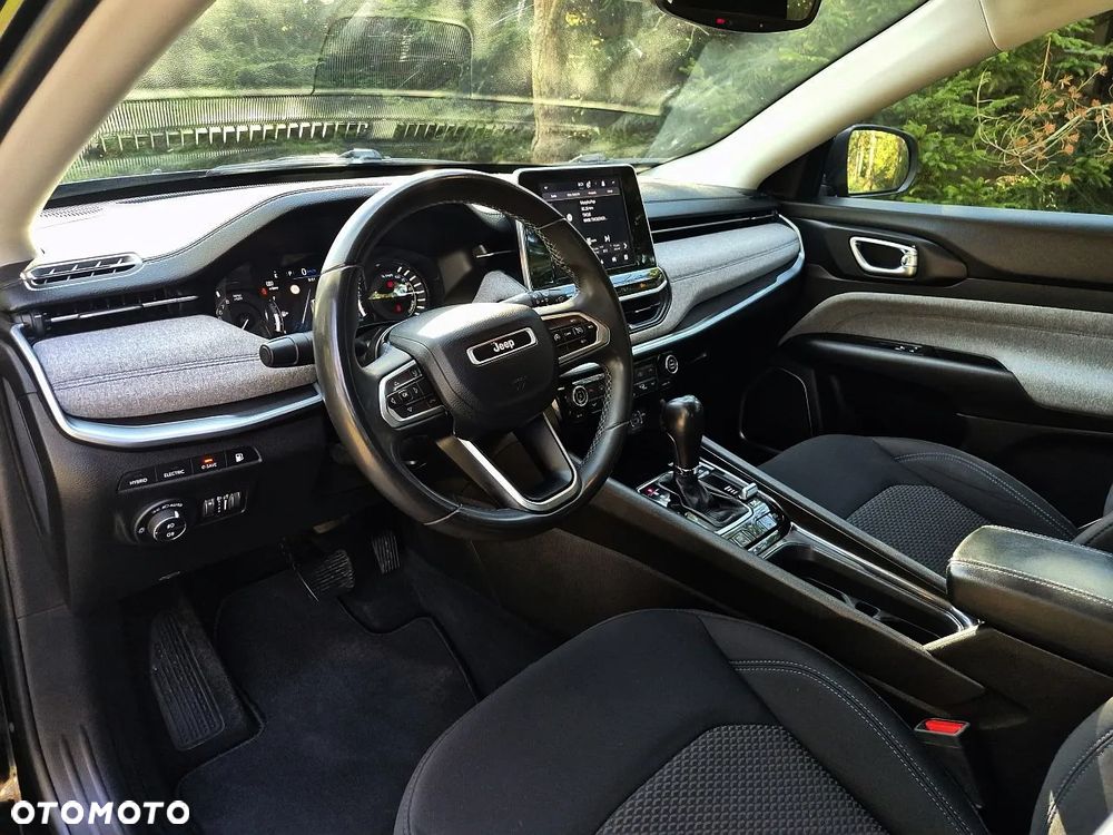 Jeep Compass - 10