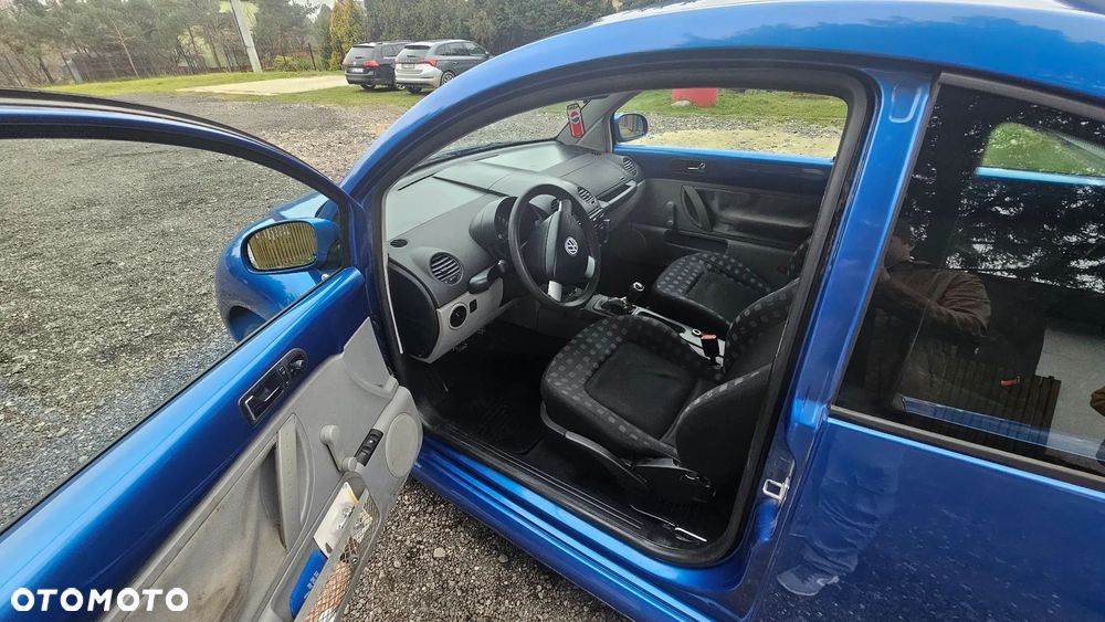 Volkswagen New Beetle - 6