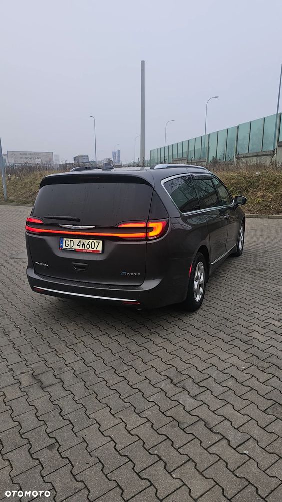 Chrysler Pacifica - 2