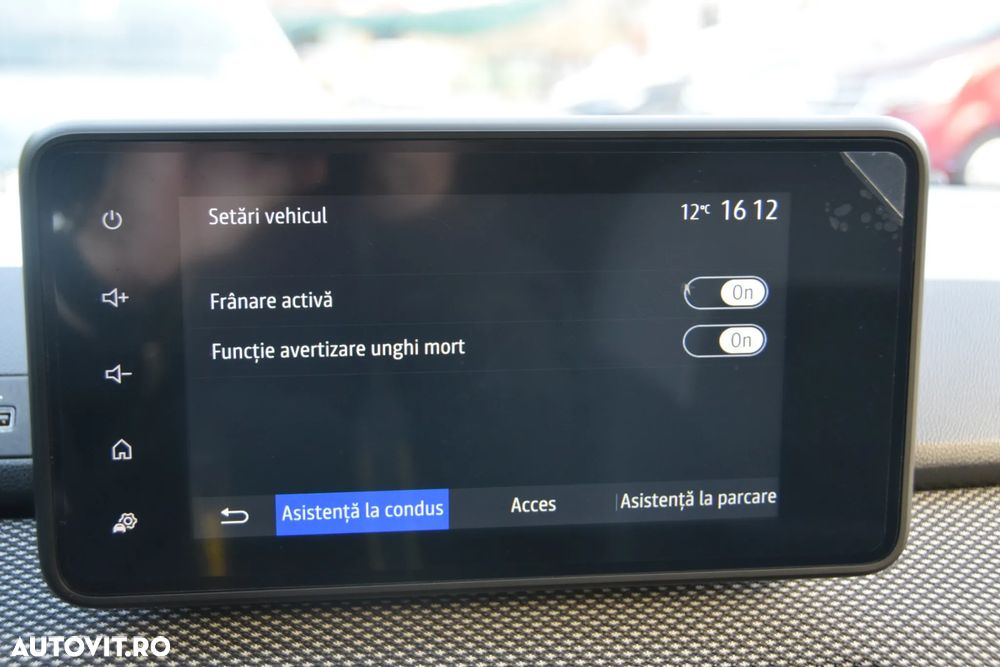 Dacia Logan TCe 90 MT6 Comfort - 33