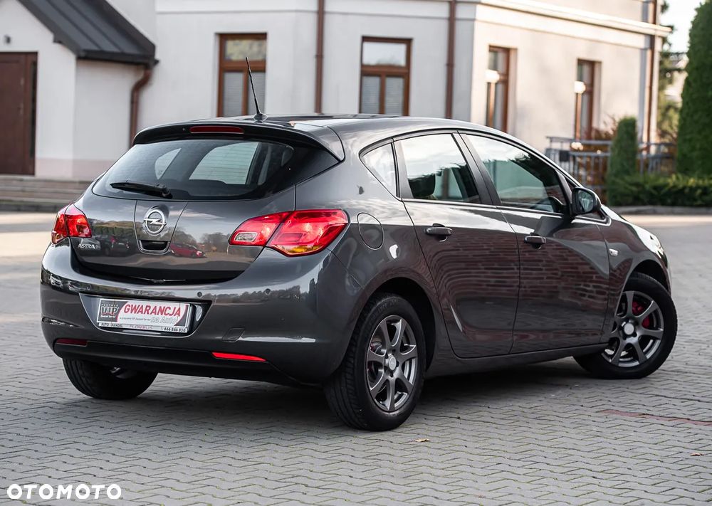 Opel Astra - 12
