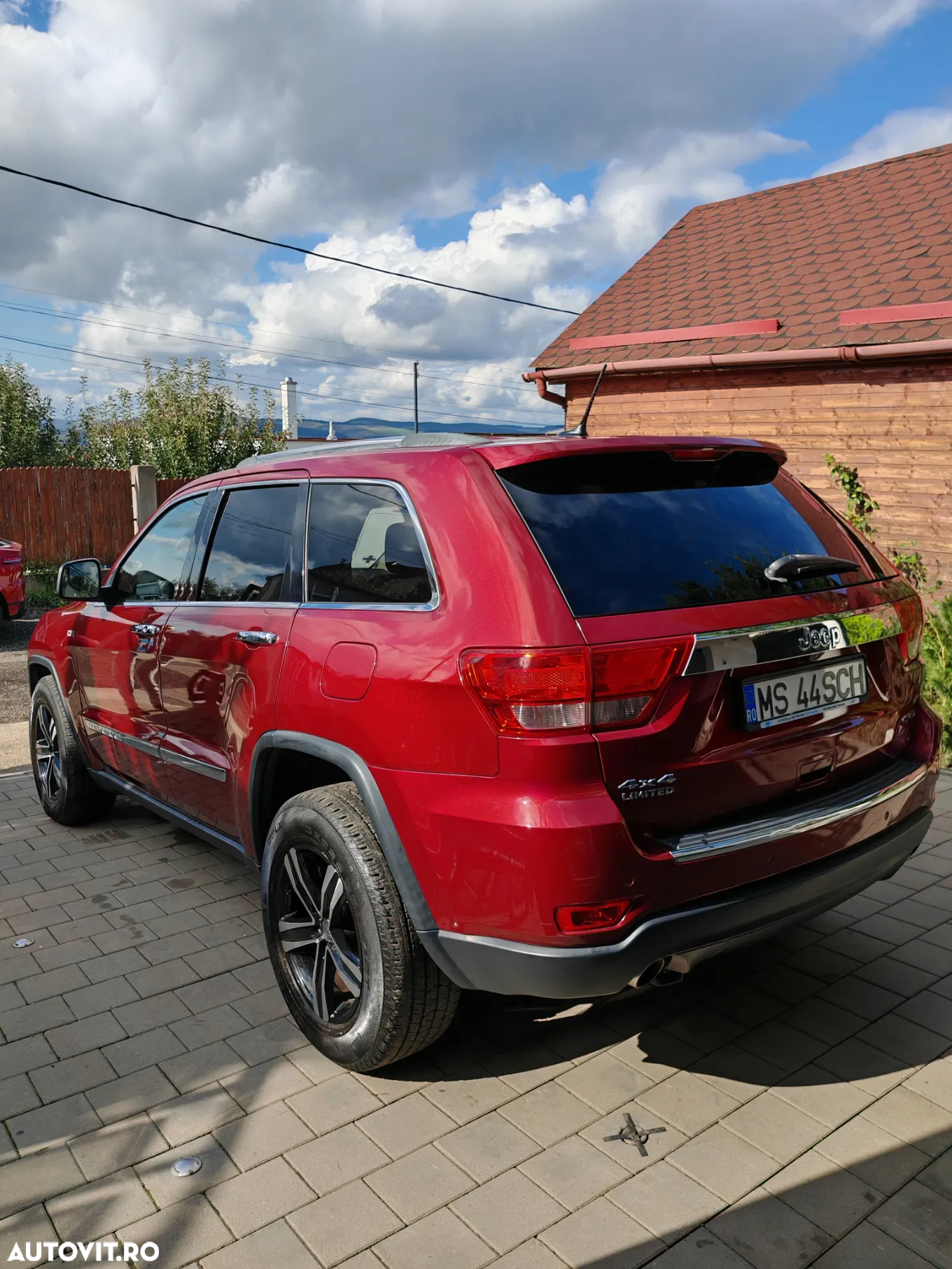 Jeep Grand Cherokee - 25