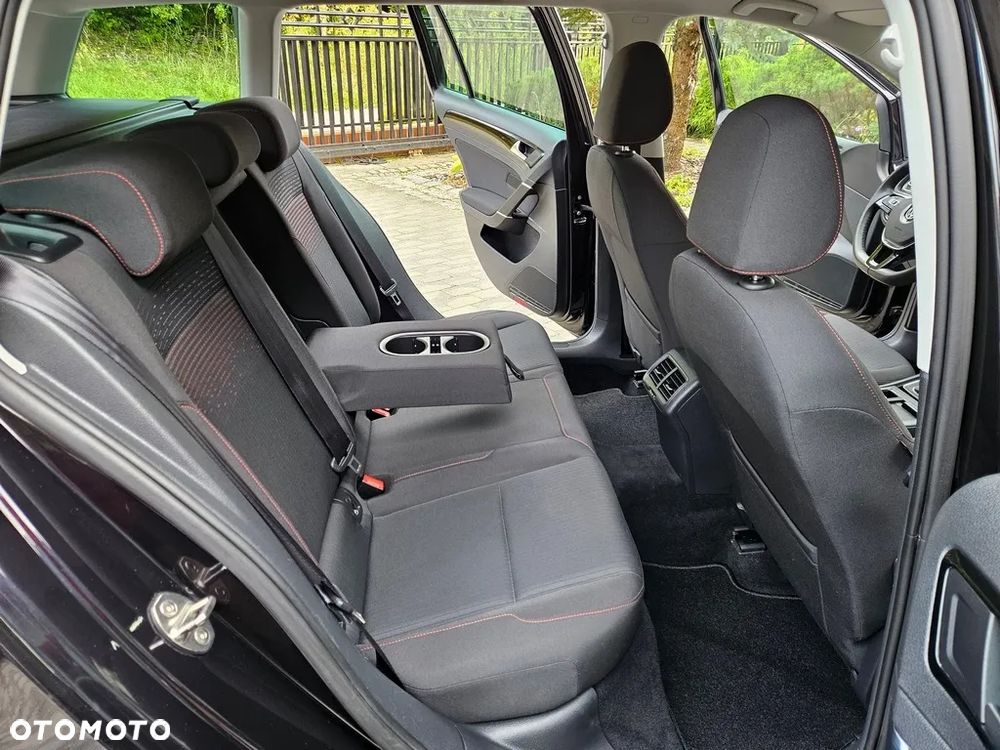 Volkswagen Golf - 23