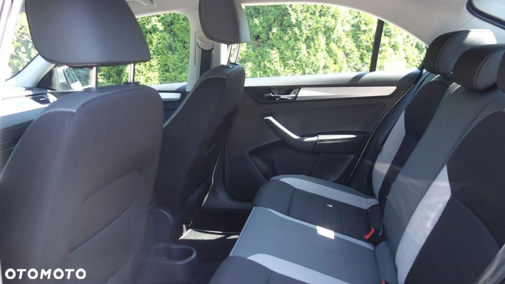 Skoda RAPID Spb 1.0 TSI Ambition - 17
