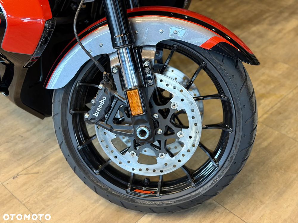 Harley-Davidson CVO Street Glide - 14