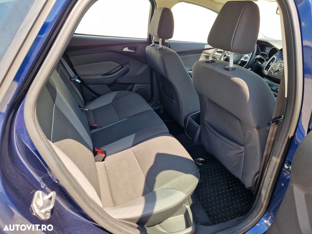 Ford Focus 1.6 TDCI DPF Ambiente - 8