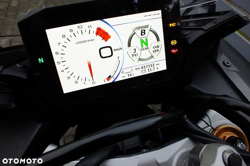 Suzuki GSX 1000 - 5