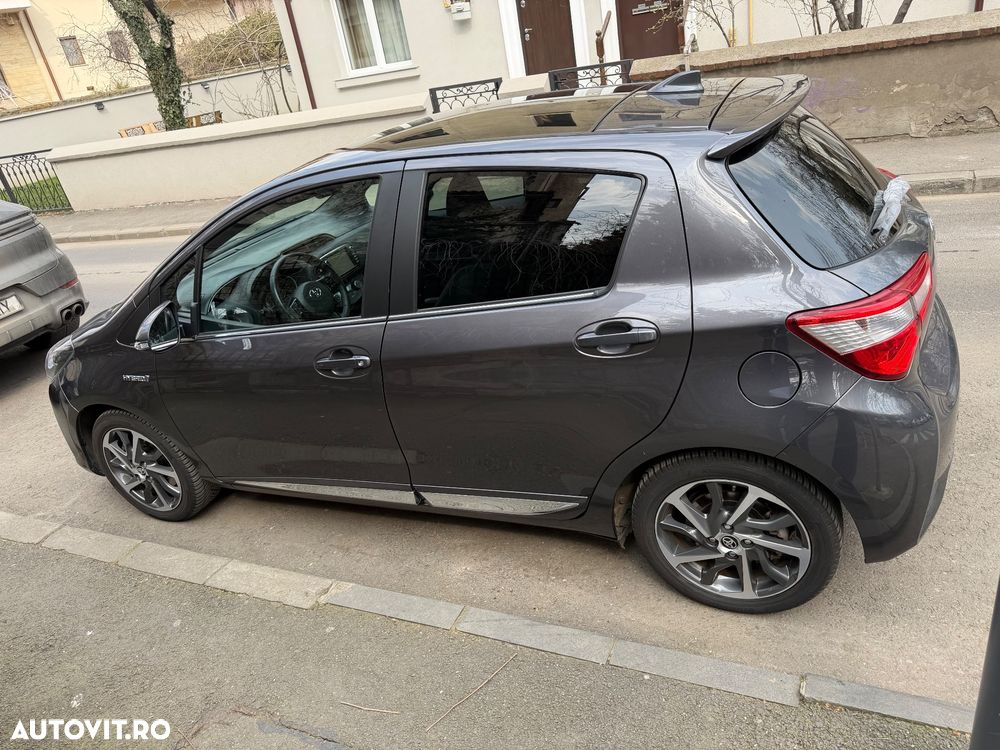 Toyota Yaris 1.5 VVT-i HSD Terra - 12