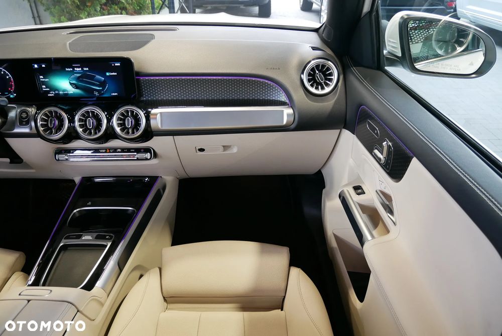 Mercedes-Benz GLB 250 4Matic 8G-DCT - 17