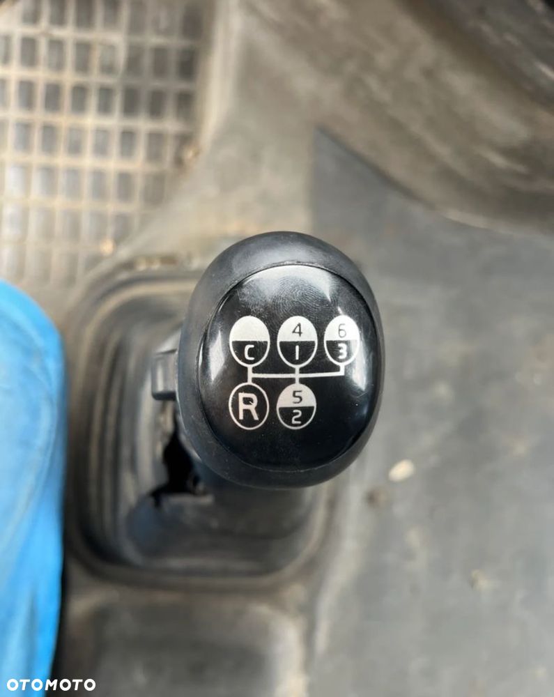 Volvo 420 / Manual / 2000 rok - 20