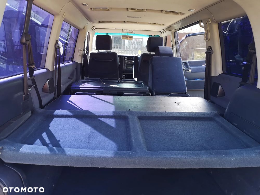 Volkswagen Caravelle - 26