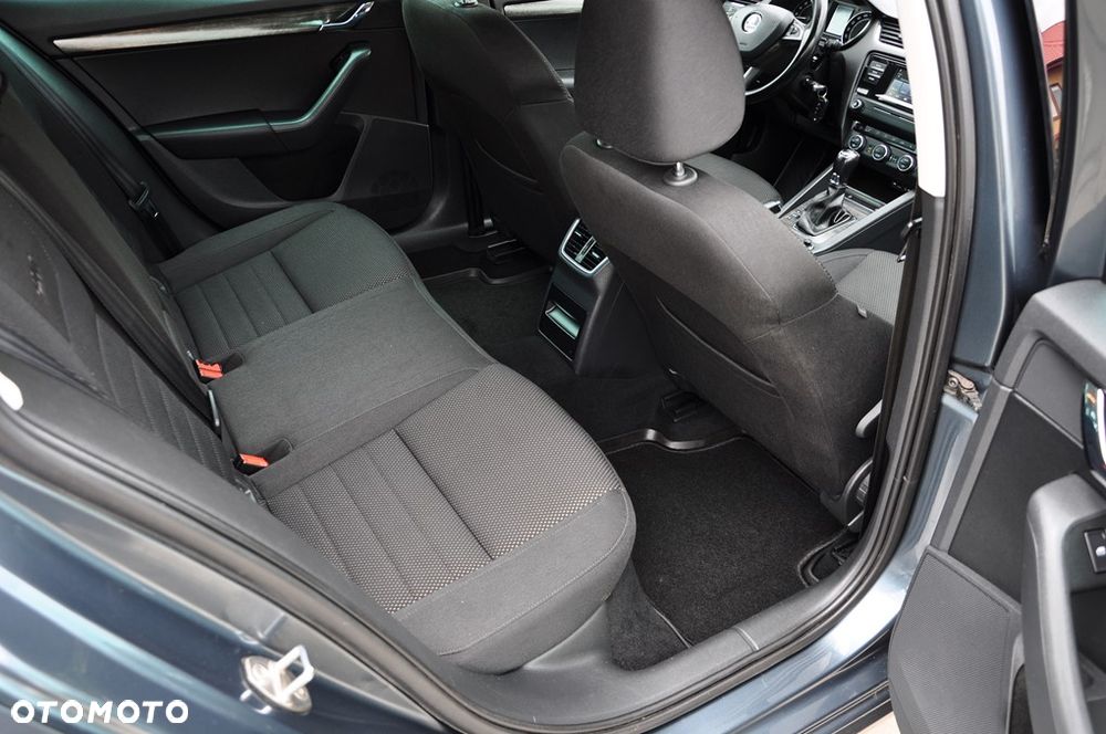 Skoda Octavia 2.0 TDI 4x4 DSG Scout - 27