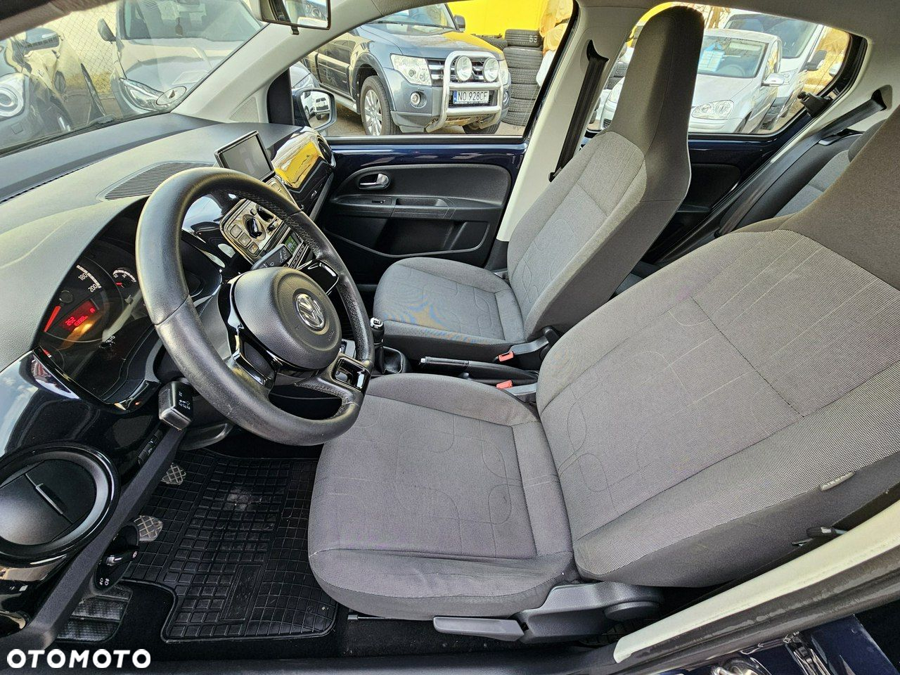Volkswagen up! 1.0 street - 25