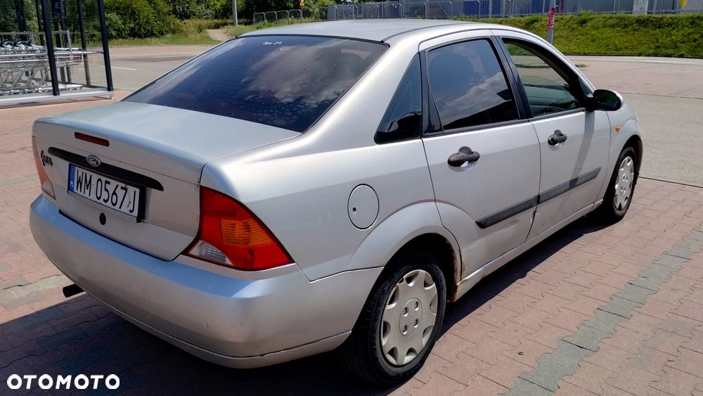 Ford Focus 1.6 Ambiente - 12