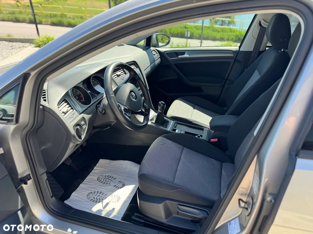 Volkswagen Golf - 10