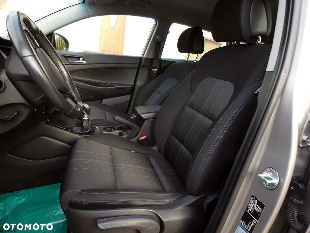 Hyundai Tucson 1.6 GDI BlueDrive Style 2WD - 35