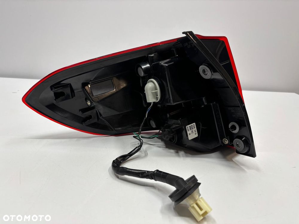 Suzuki Vitara III Lift Lampa Prawa Tył Tylna W4189 - 7