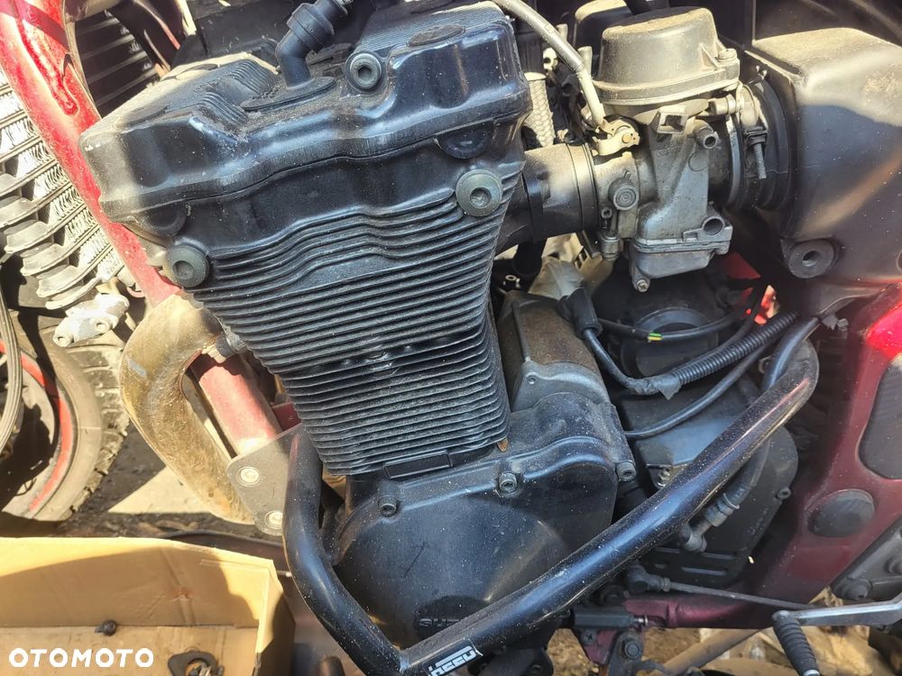 Silnik Suzuki GSF 1200 Pojemność: 1157 Moc: 72kW Rok: 1996 Benzyna - 4