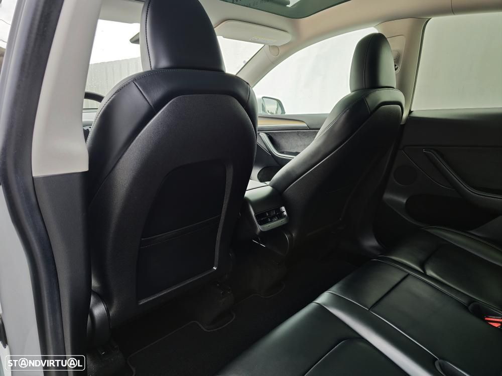 Tesla Model Y Long Range Dual Motor AWD - 18