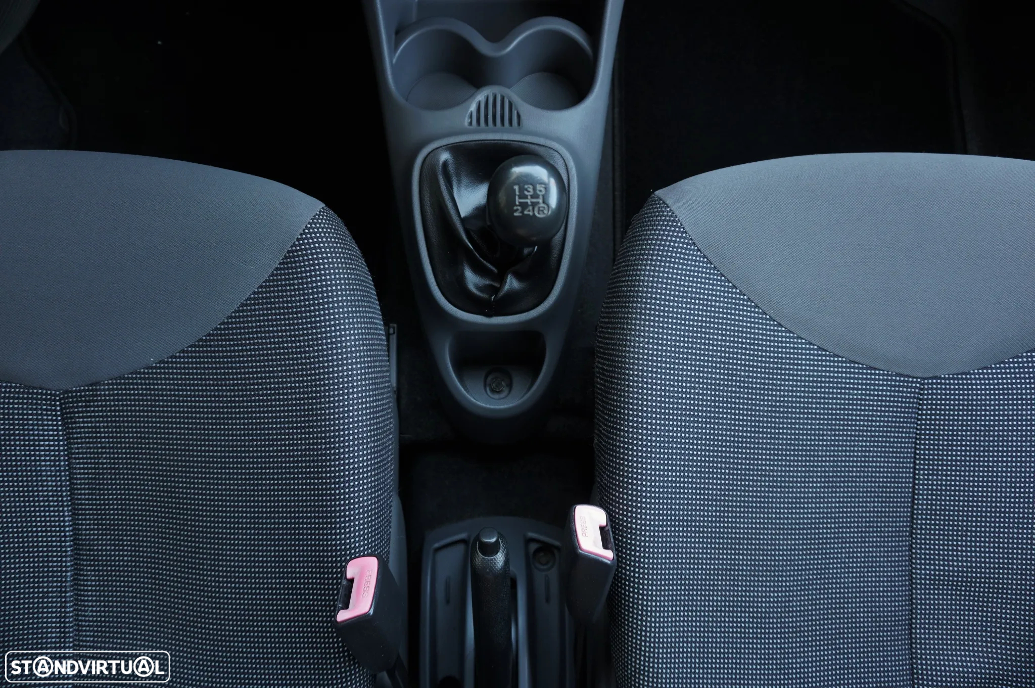 Peugeot 107 1.0 Trendy - 33