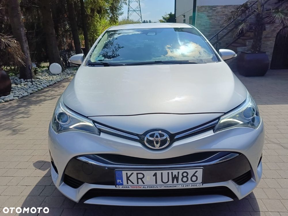 Toyota Avensis 1.8 Prestige MS - 1