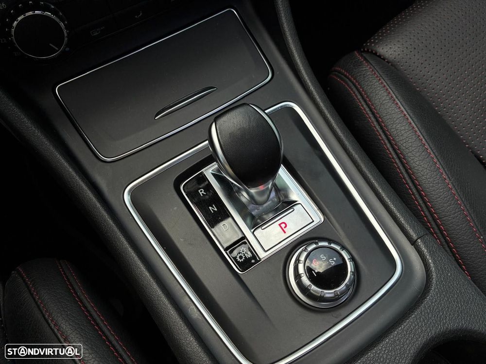 Mercedes-Benz A 45 AMG 4-Matic - 26