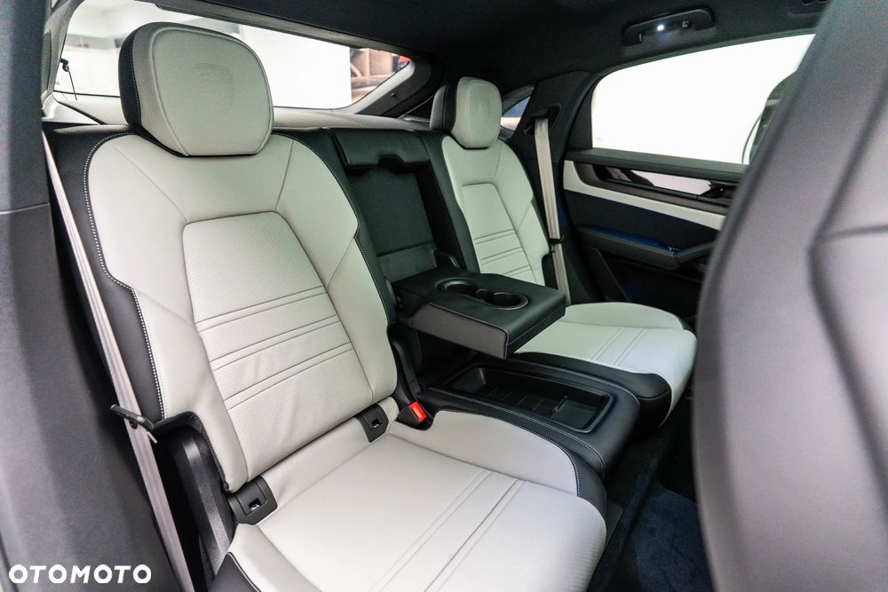 Porsche Cayenne S E-Hybrid PHEV Black Edition - 13