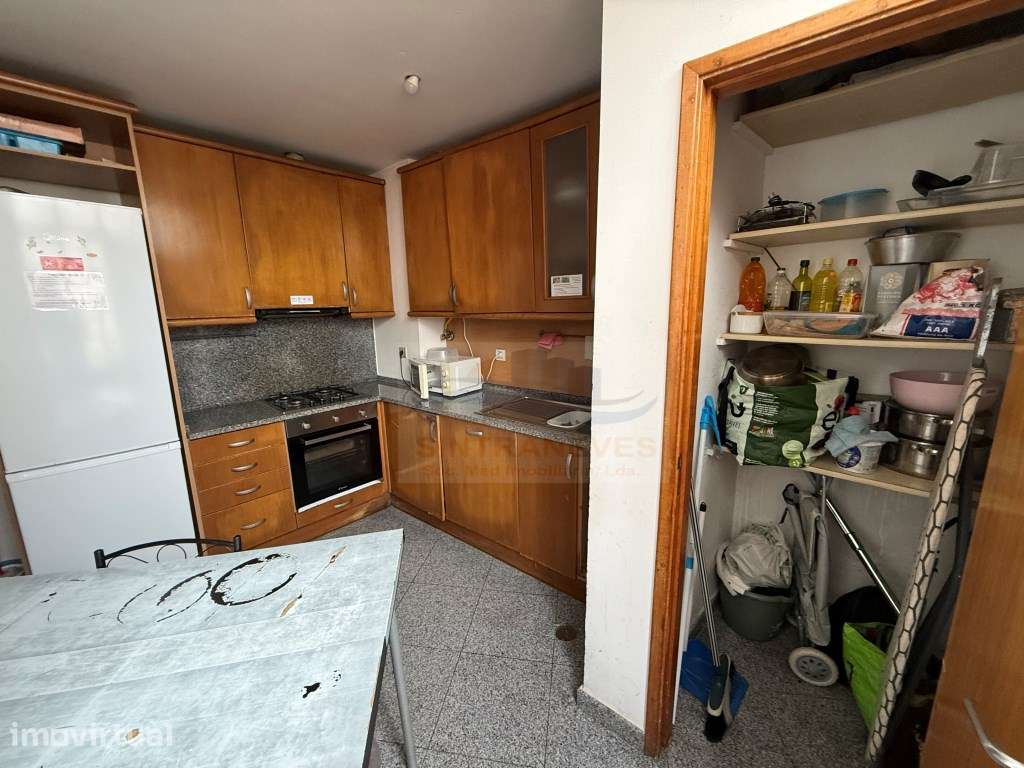 Apartamento T3 com 2 Casas de Banho e Excelente Luminosidade | Conf... - Grande imagem: 4/15