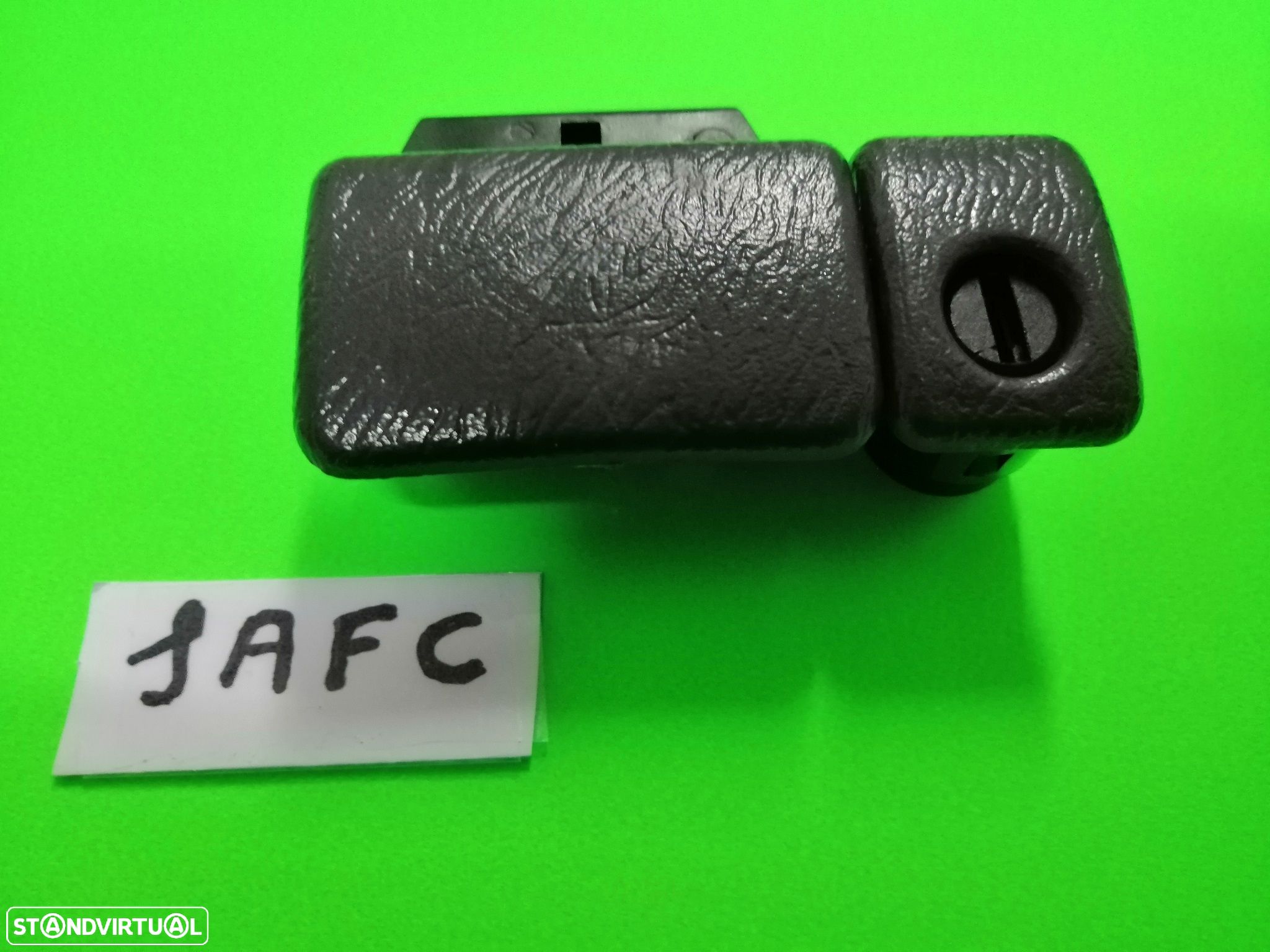 Puxador do porta luvas Suzuki Grand Vitara e Jimny NOVO - 1