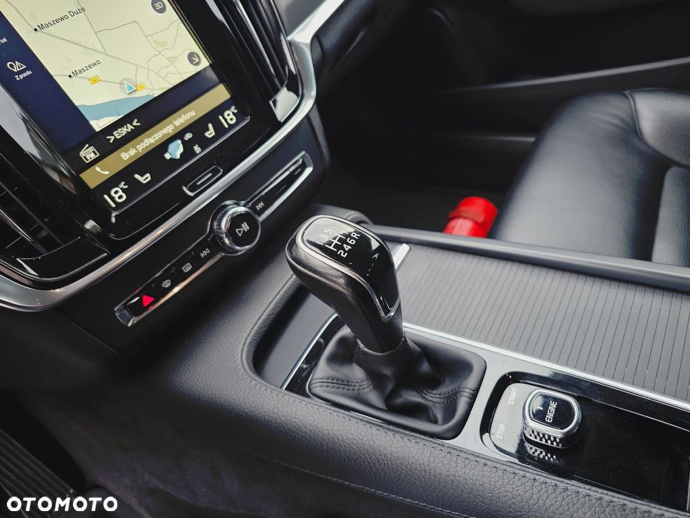 Volvo V90 D3 Momentum Pro - 13