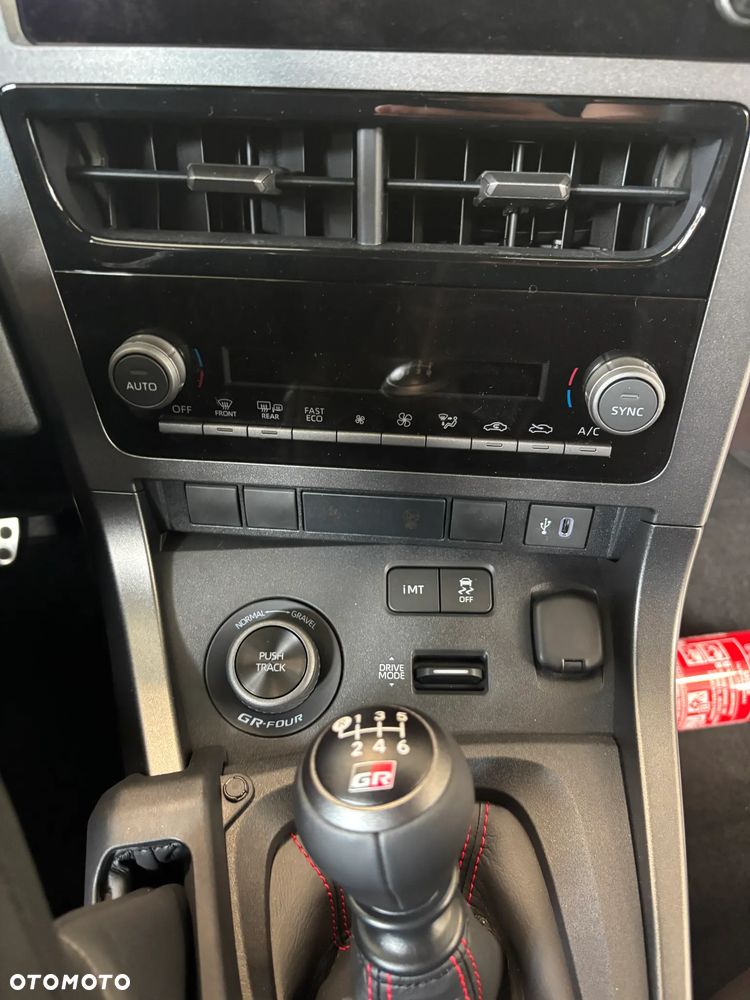 Toyota GR Yaris 1.6 Aero Performance - 25