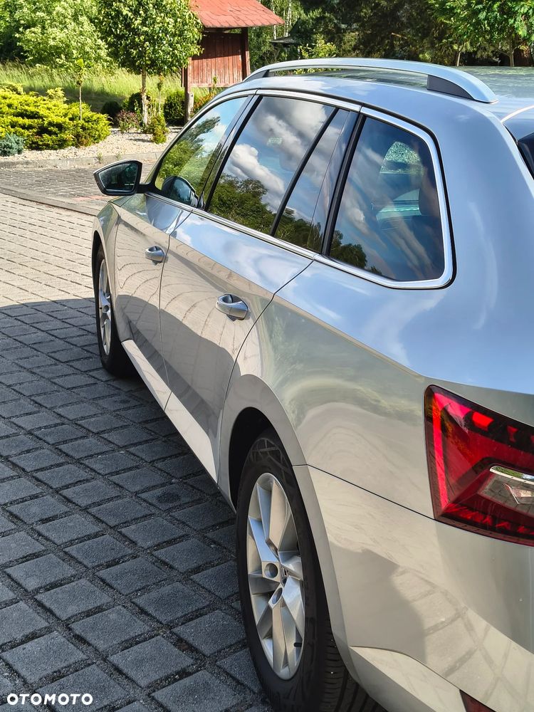 Skoda Superb 2.0 TDI DSG Premium Edition - 16