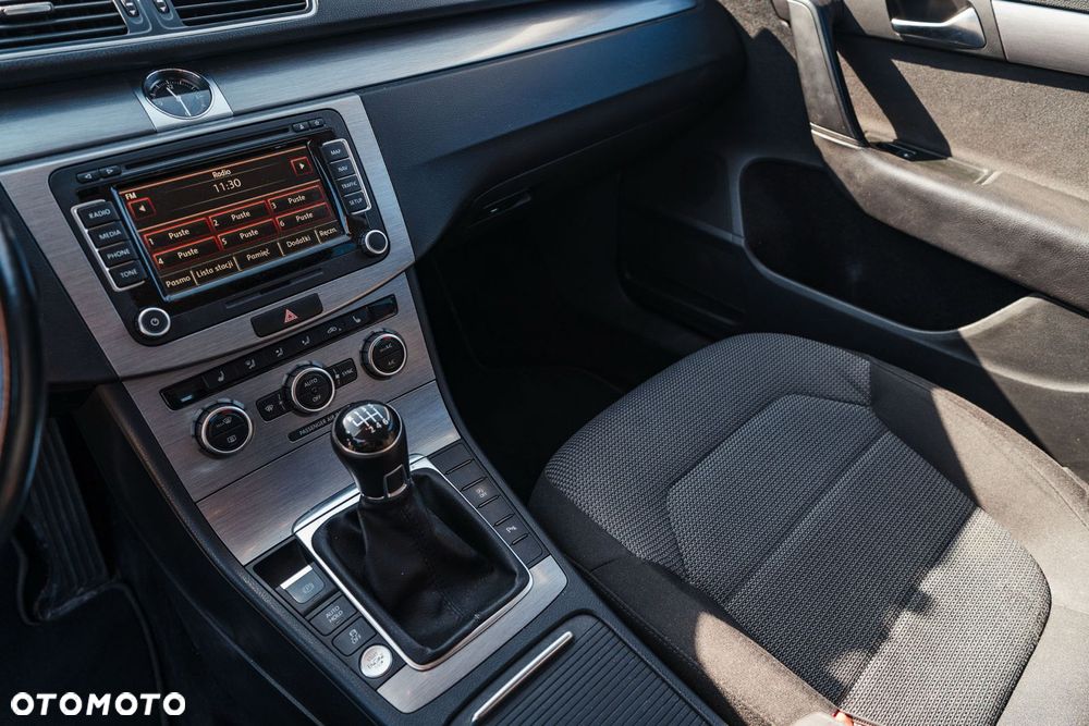 Volkswagen Passat 2.0 TDI Comfortline - 13