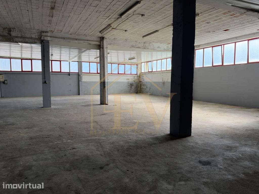 ARMAZÉM PARA ARRENDAMENTO EM MOREIRA DE CÓNEGOS, GUIMARÃES - Grande imagem: 2/11