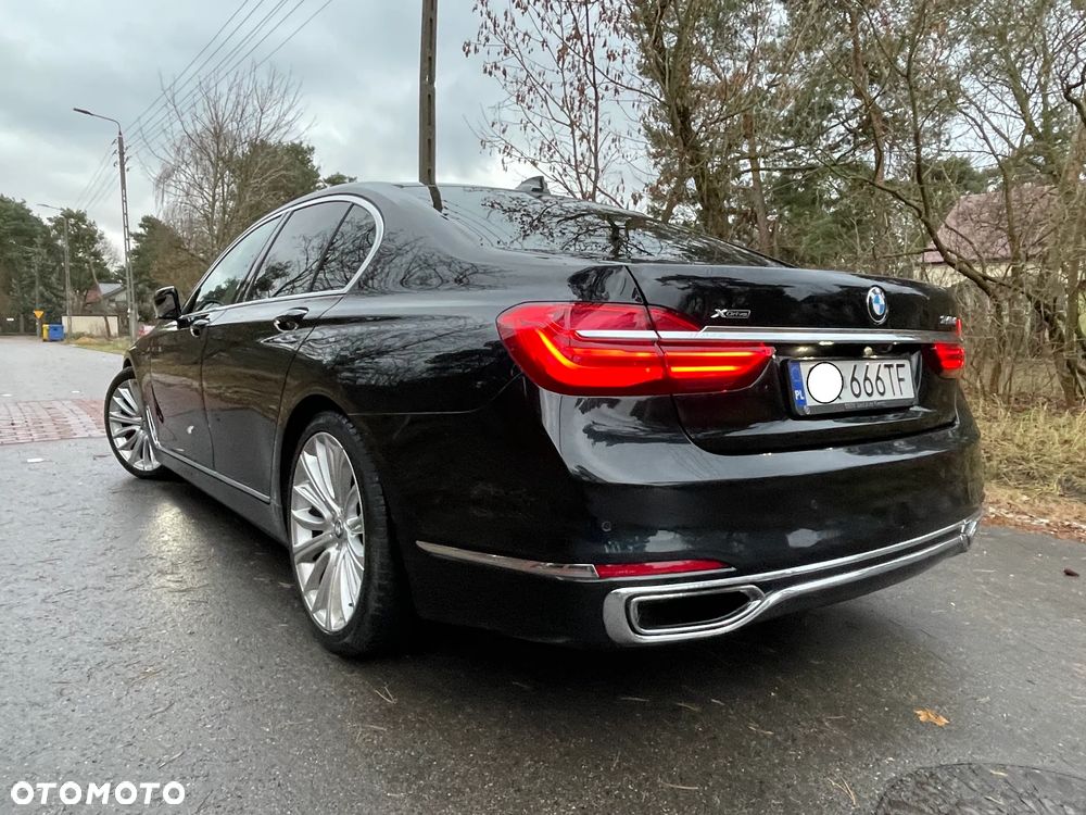 BMW Seria 7 740d xDrive - 29