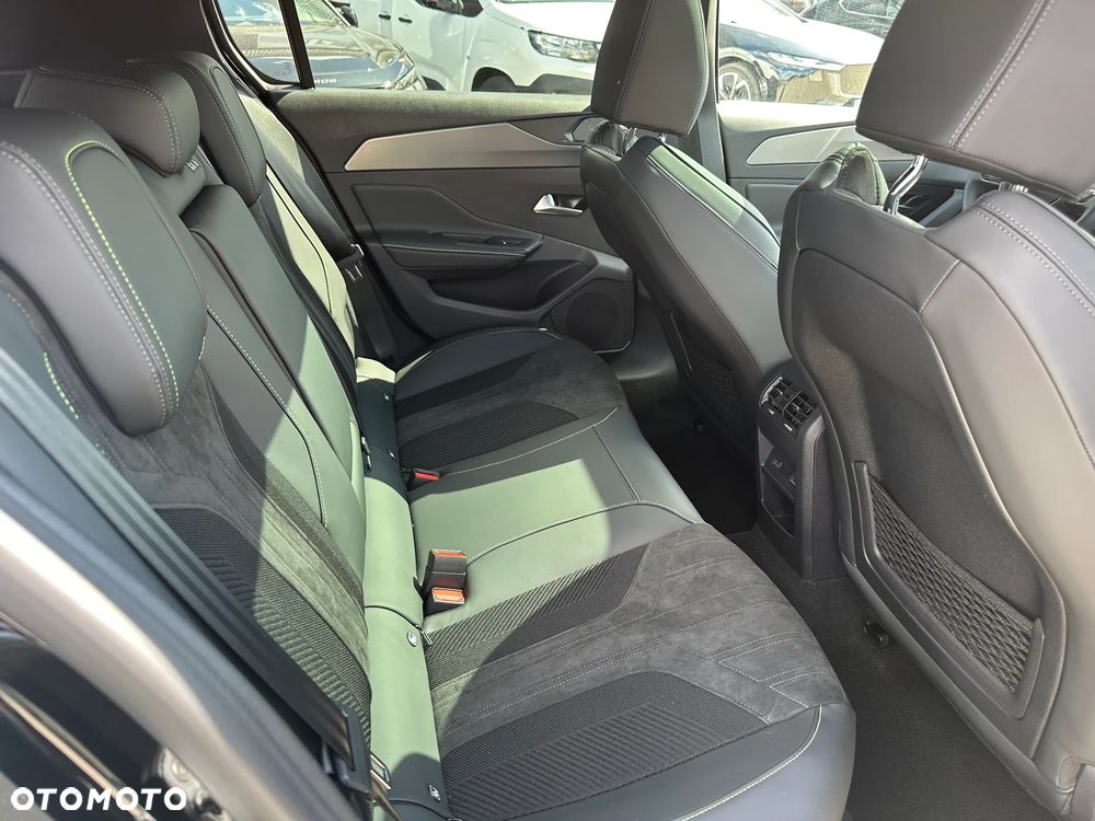 Peugeot 308 1.2 mHEV GT Exclusive S&S e-DCS6 - 20