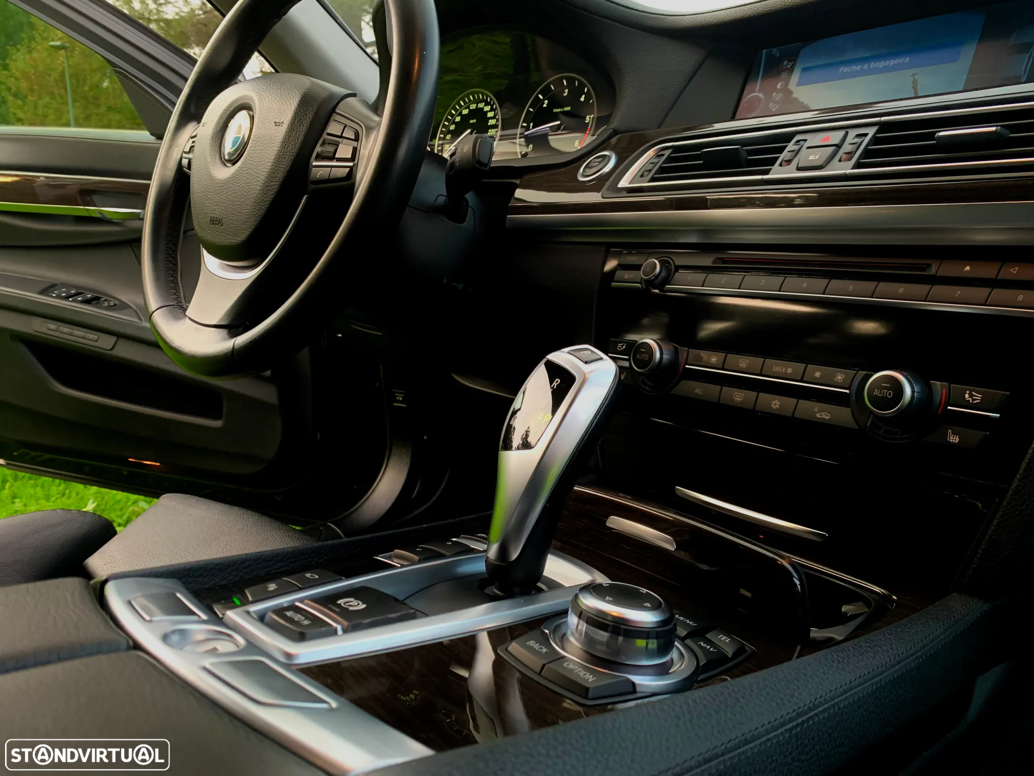 BMW 740 d Pack M - 38