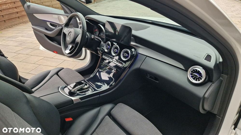 Mercedes-Benz Klasa C 180 9G-TRONIC Avantgarde - 18