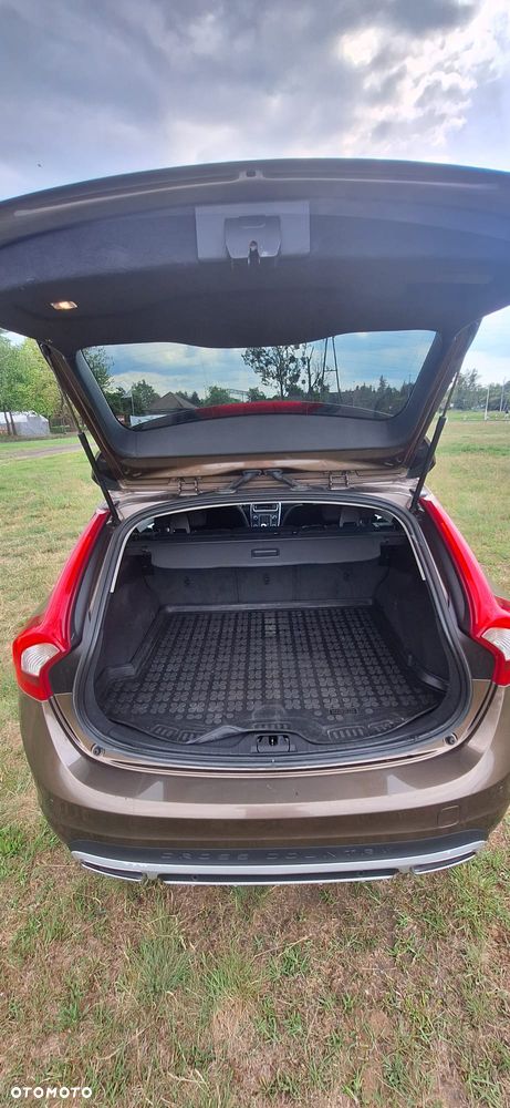 Volvo V60 Cross Country D3 Drive-E Momentum - 4