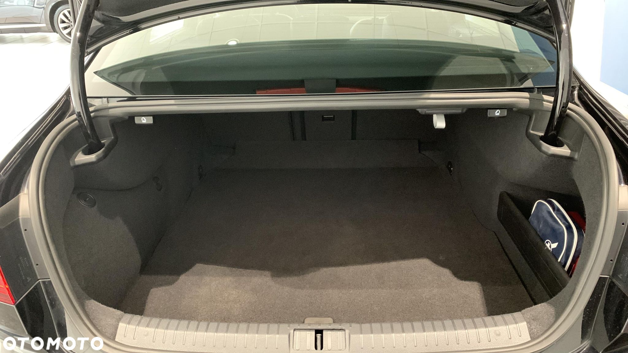 Volkswagen Passat 2.0 TDI 4Mot Elegance DSG - 17
