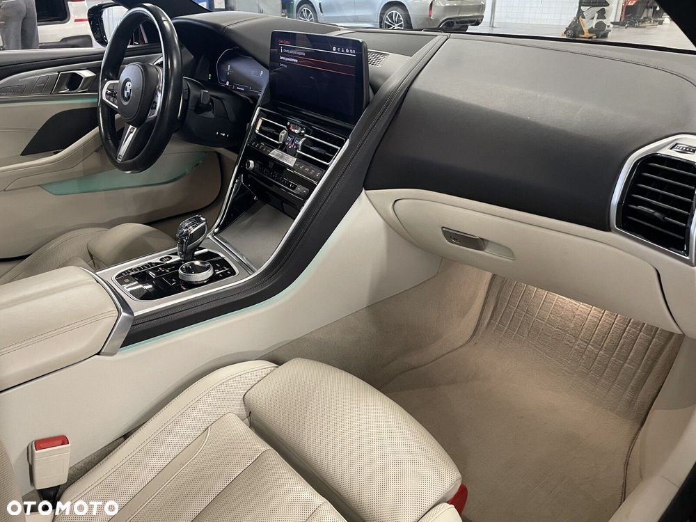 BMW Seria 8 - 12