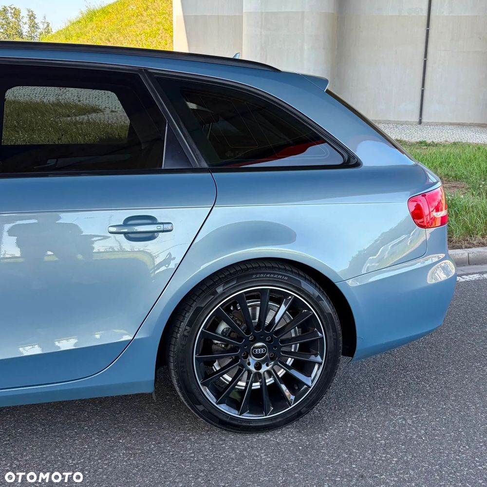 Audi A4 Avant 2.0 TDI DPF S line Sportpaket - 31