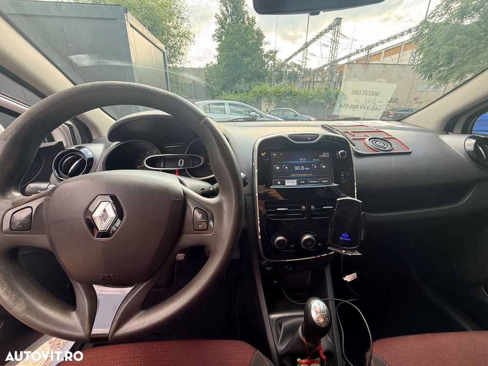 Renault Clio - 10