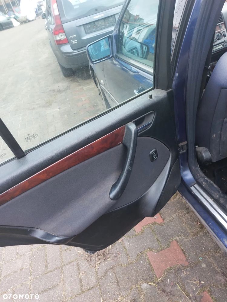 Mercedes 202 z 1997r.  na części  koła lusterko klapa fotel belka błotnik - 12