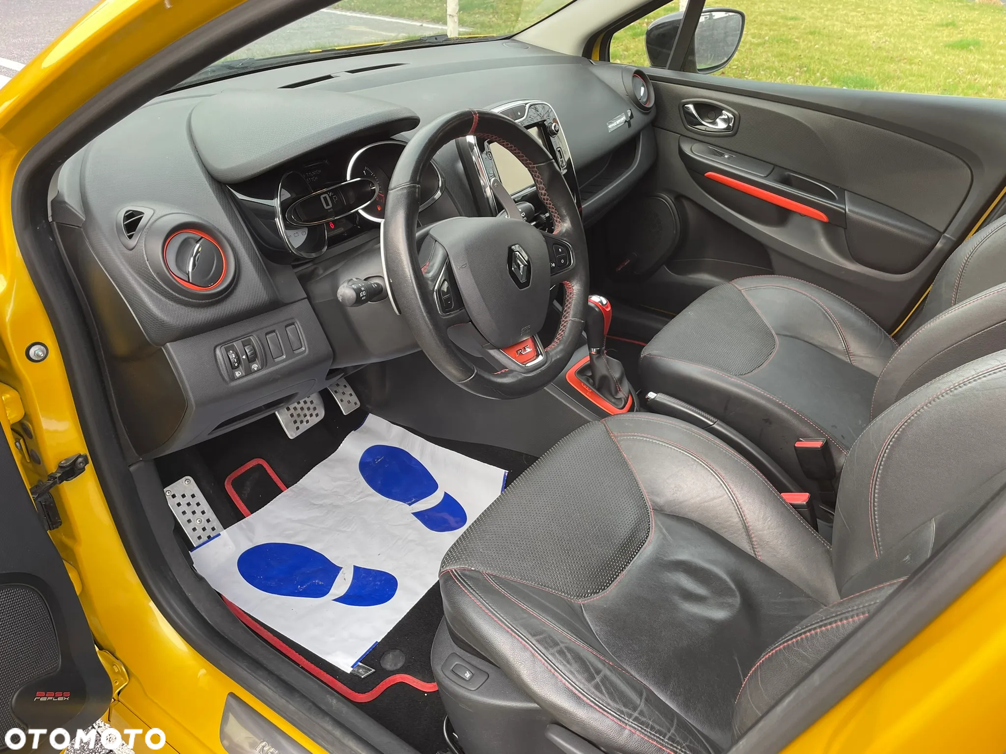 Renault Clio 1.6 R.S 200 EDC - 11