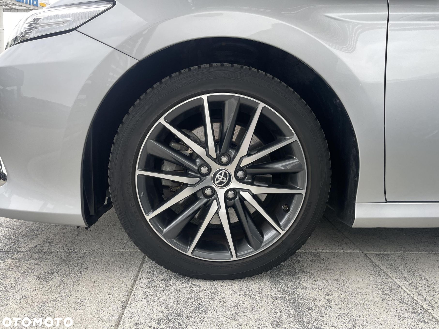 Toyota Camry - 19