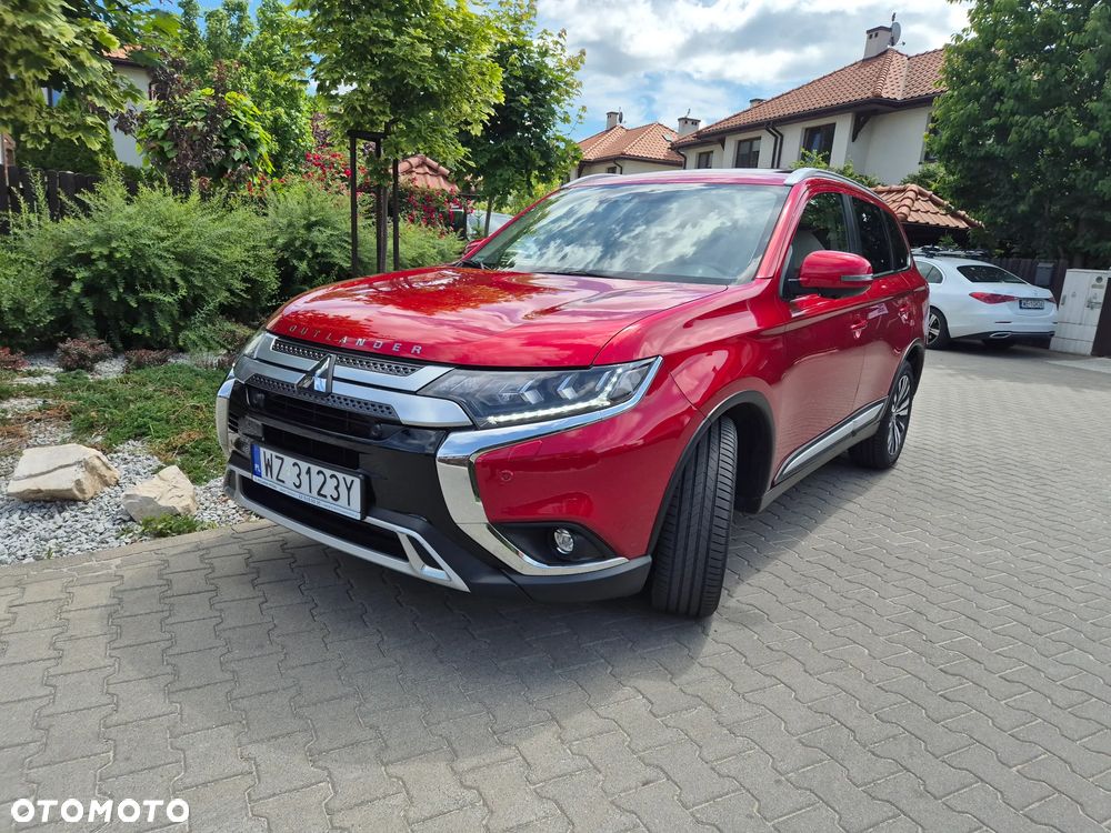 Mitsubishi Outlander 2.0 Instyle Navi 4WD CVT - 24