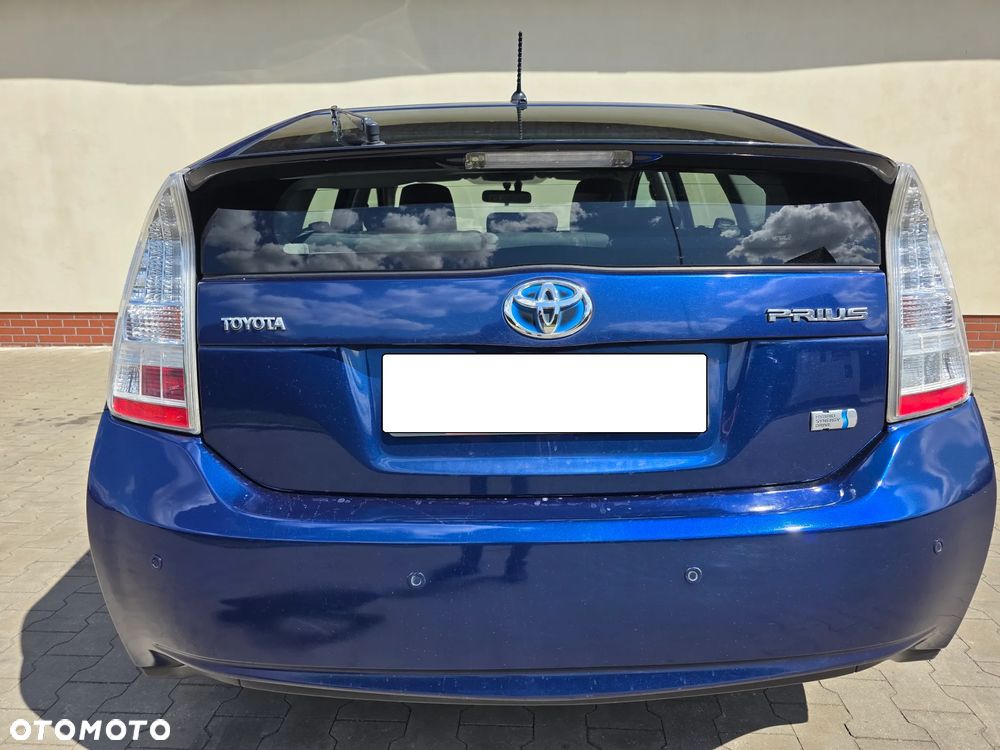 Toyota Prius (Hybrid) - 11